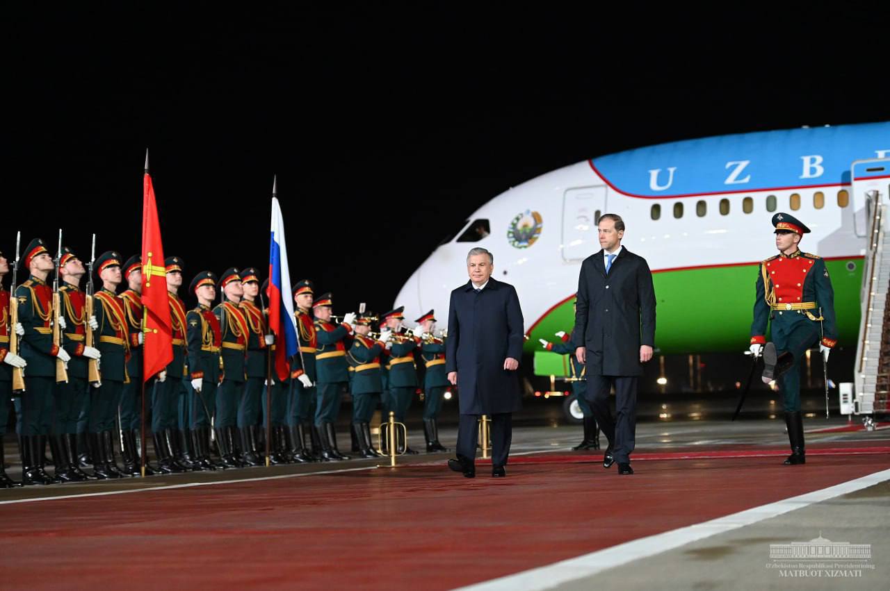Президент Узбекистана прибыл в Москву