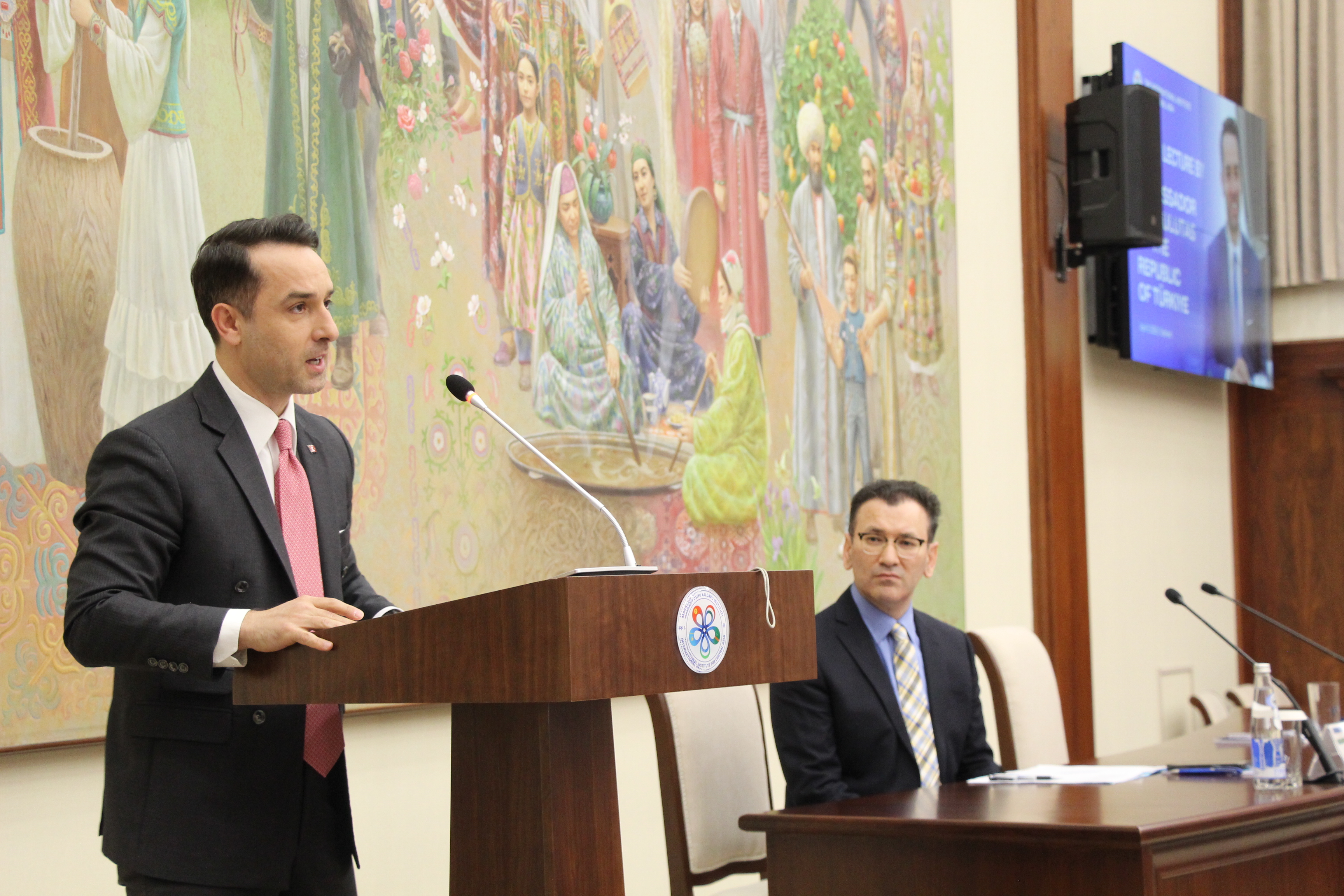 Посол Турции выступил с гостевой лекцией в МИЦА