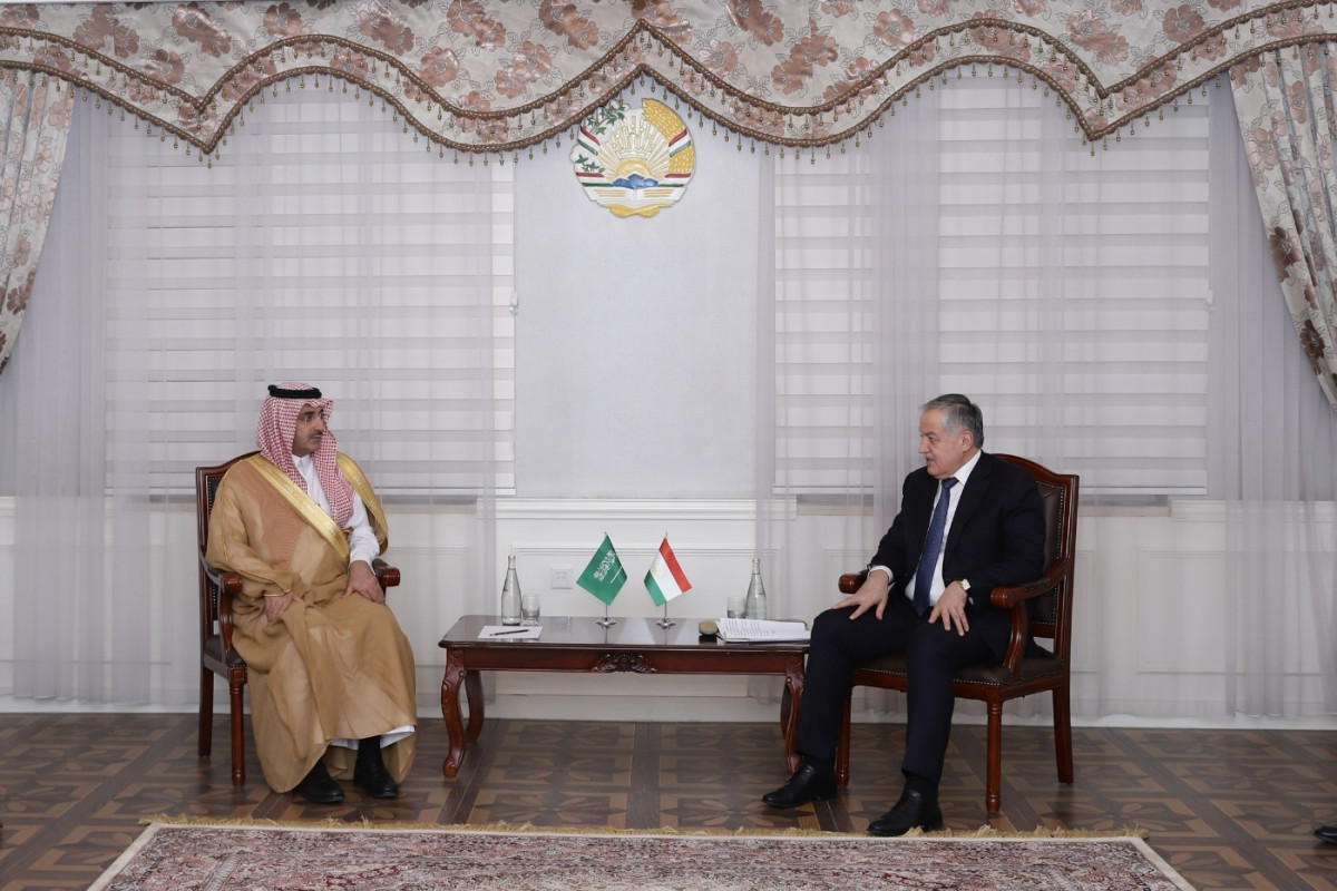 Сироджиддин Мухриддин провел встречу с исполнительным председателем Фонда развития Саудовской Аравии