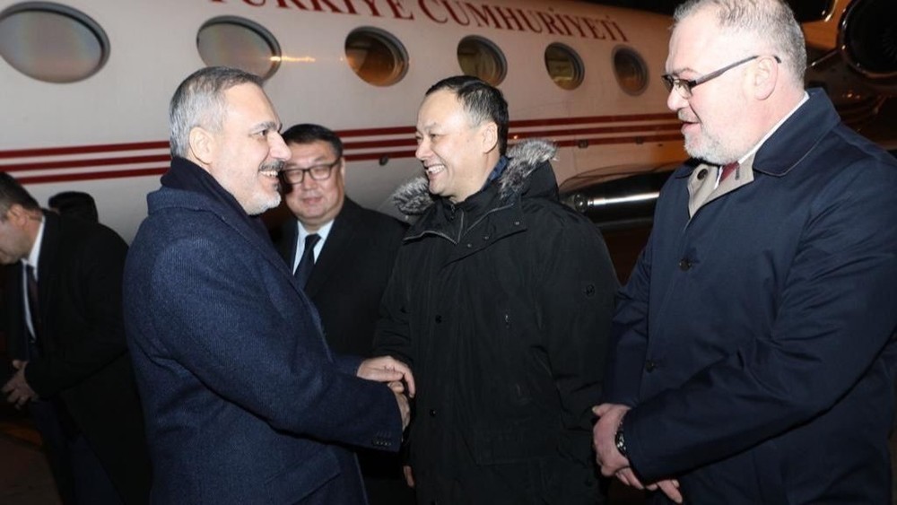 В Кыргызстан прибыл министр иностранных дел Турции