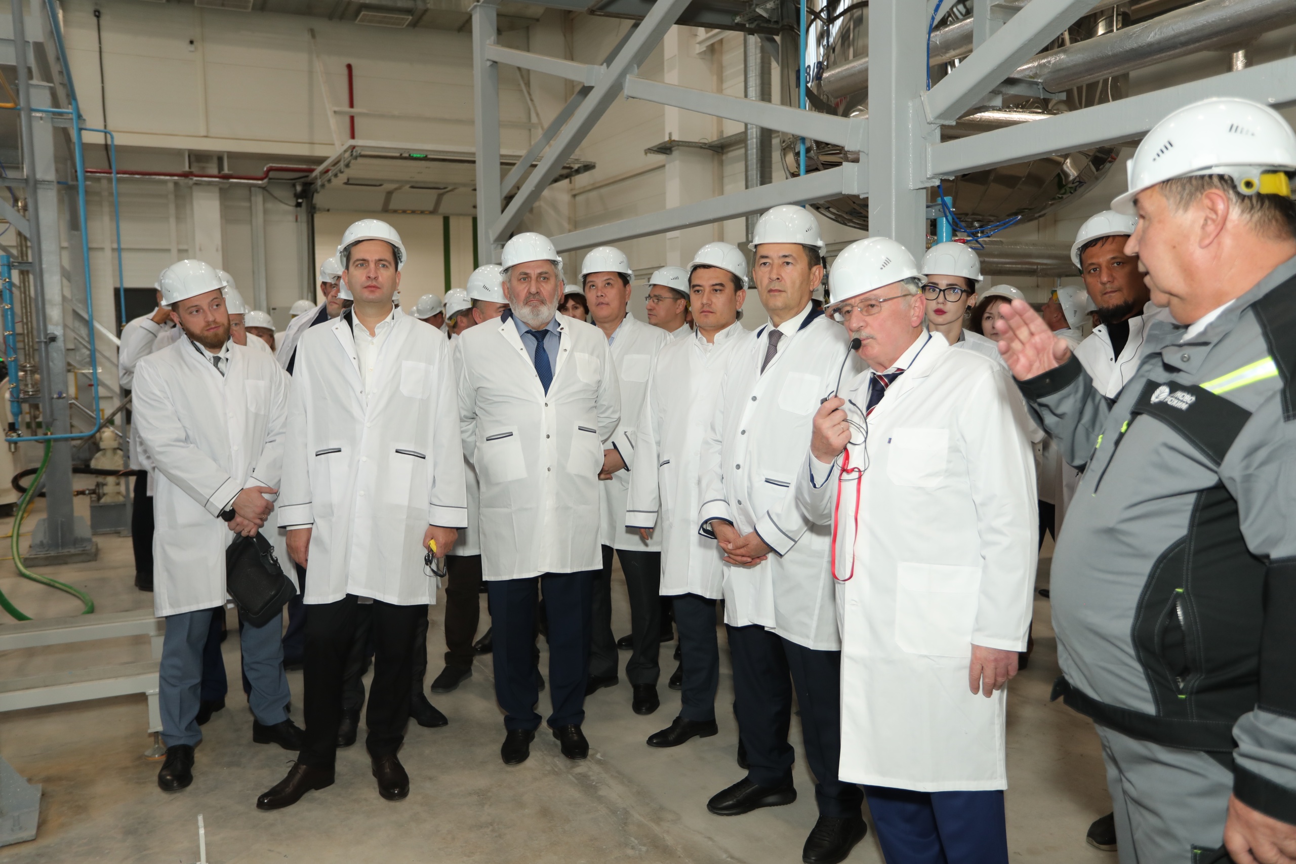 Туркменские делегаты участвовали в открытии первого в ЦА завода по производству пестицидов Orient Link: https://orient.tm/ru/post/64071/turkmenskie-delegaty-uchastvovali-v-otkrytii-pervogo-v-ca-zavoda-po-proizvodstvu-pesticidov