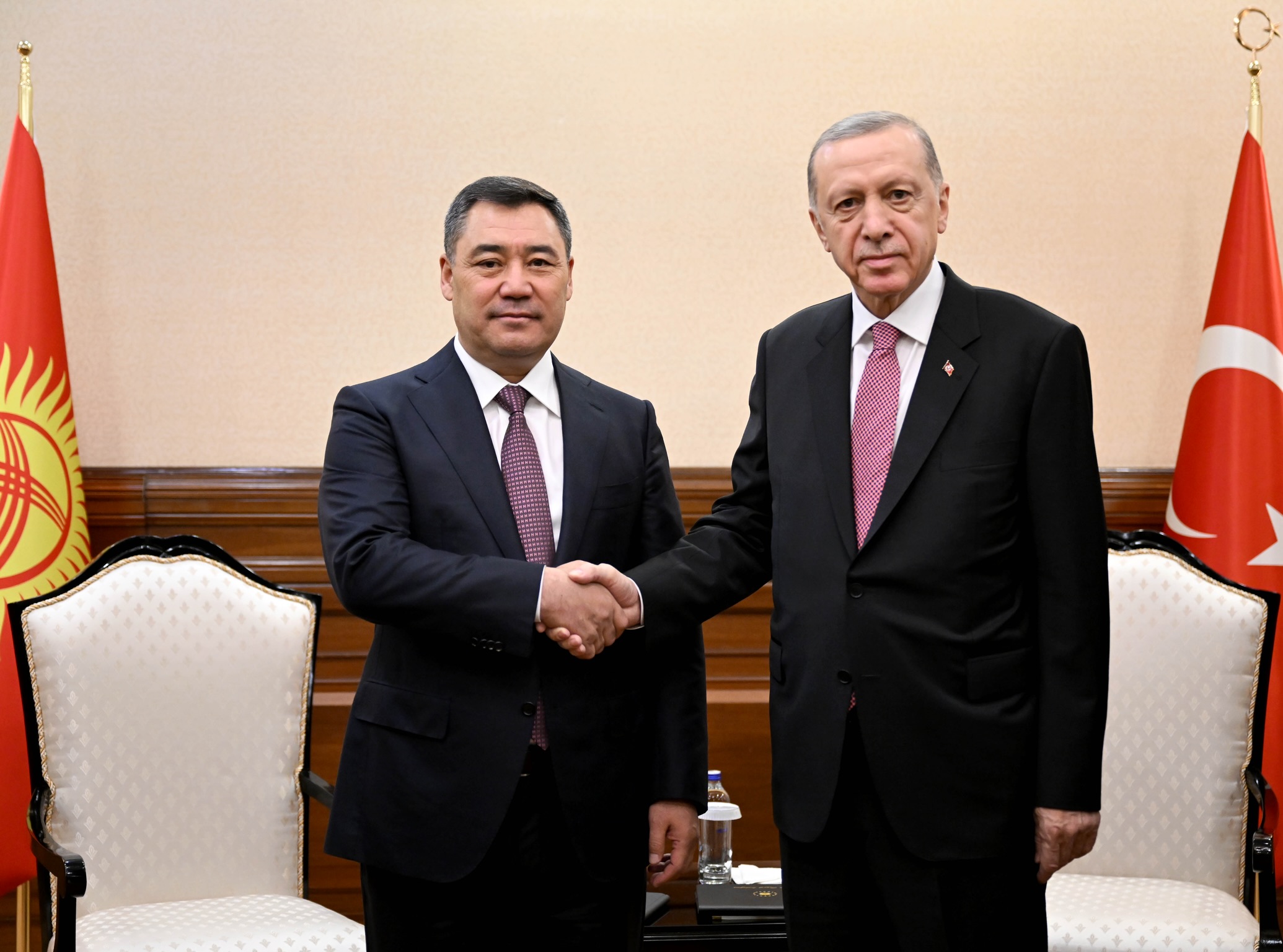 Президент Садыр Жапаров встретился с Президентом Турции Реджепом Тайипом Эрдоганом