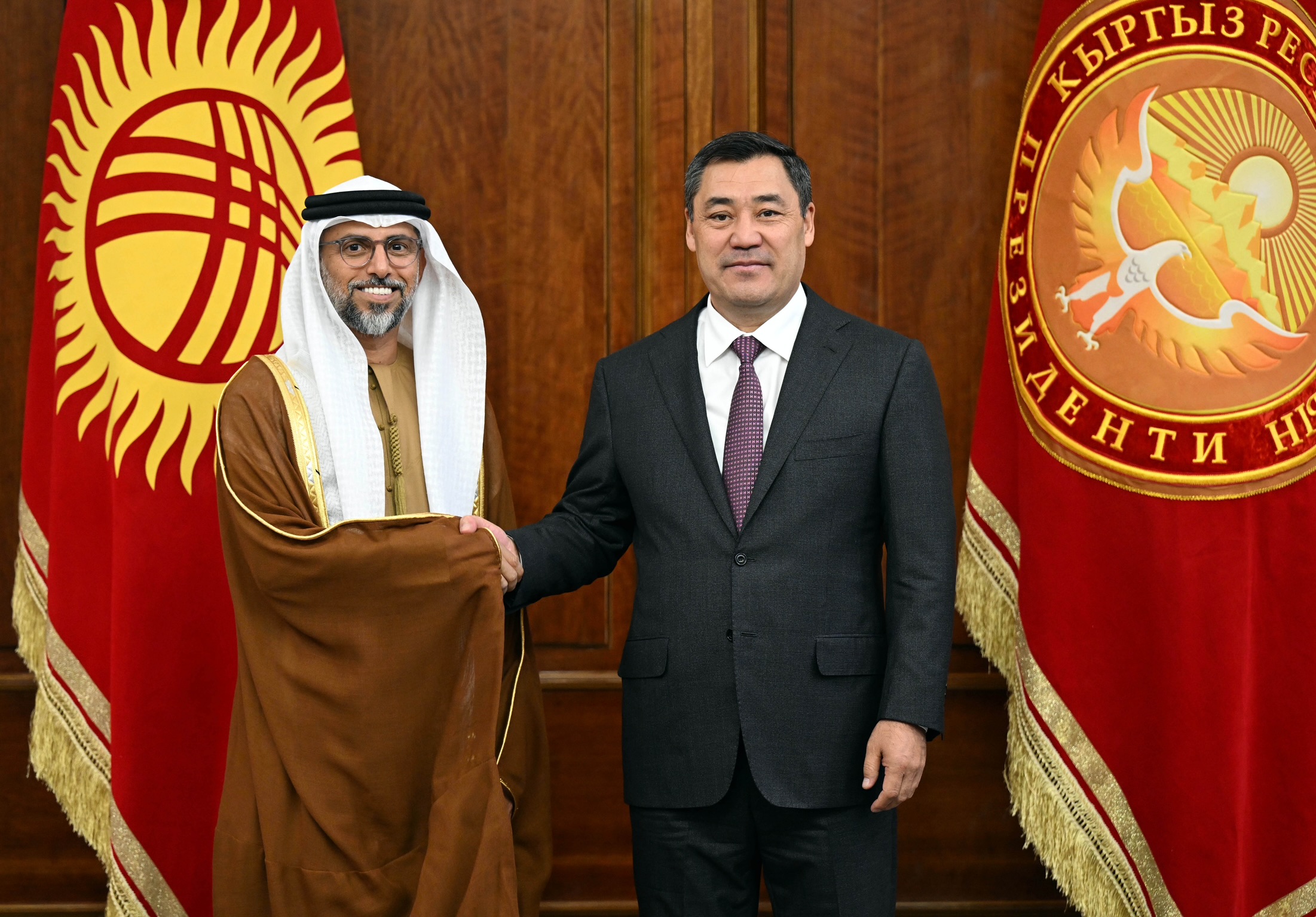 Президент Садыр Жапаров принял министра энергетики и инфраструктуры ОАЭ Сухейля Аль-Мазруи
