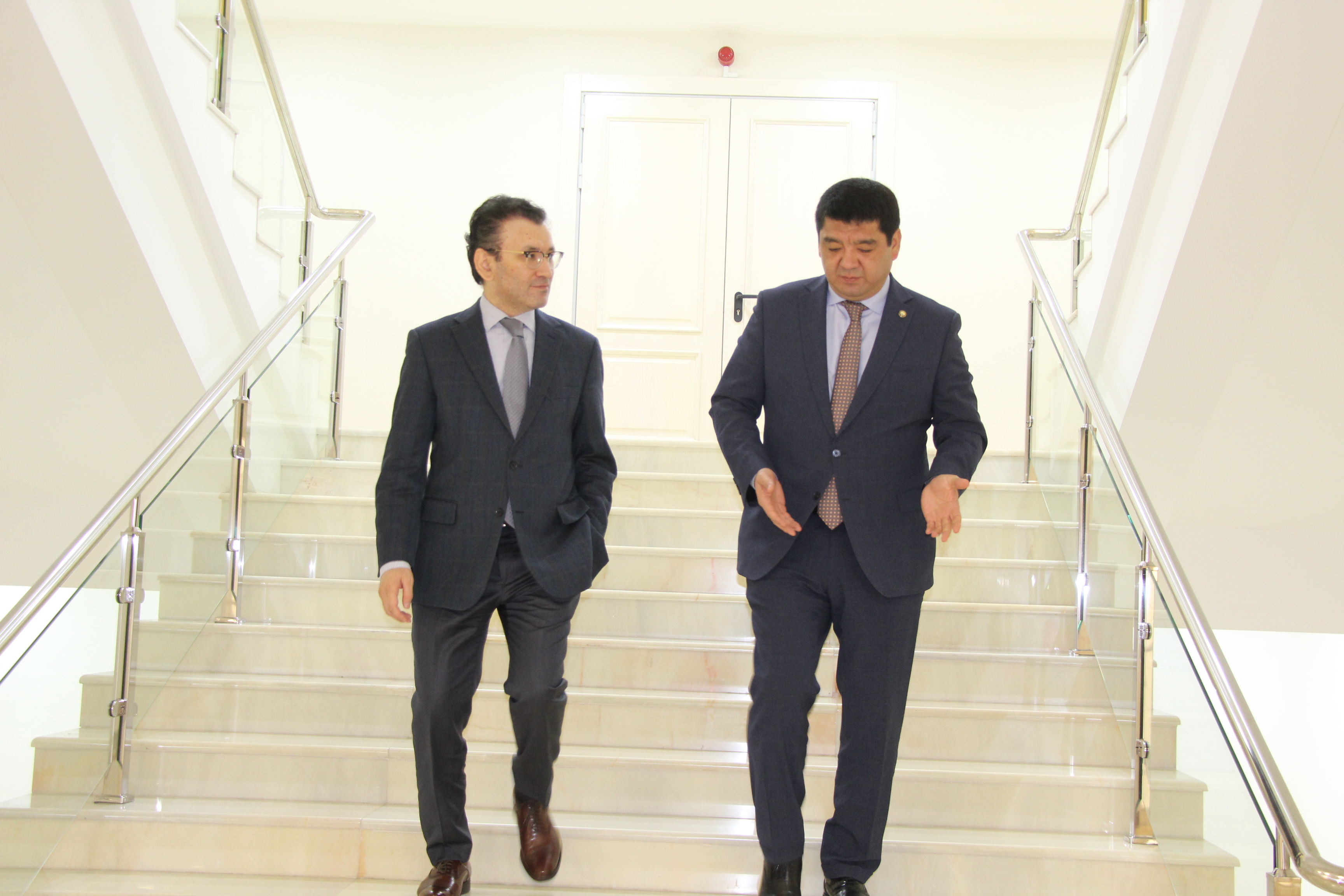 Qirg'iziston elchisi M. Jamanbayev bilan uchrashuv haqida