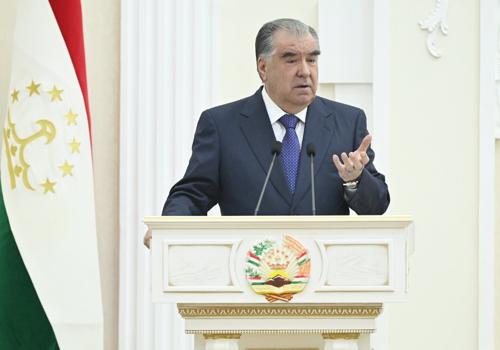 Президент Таджикистана провёл рабочее совещание с руководителями и активистами Согдийской области