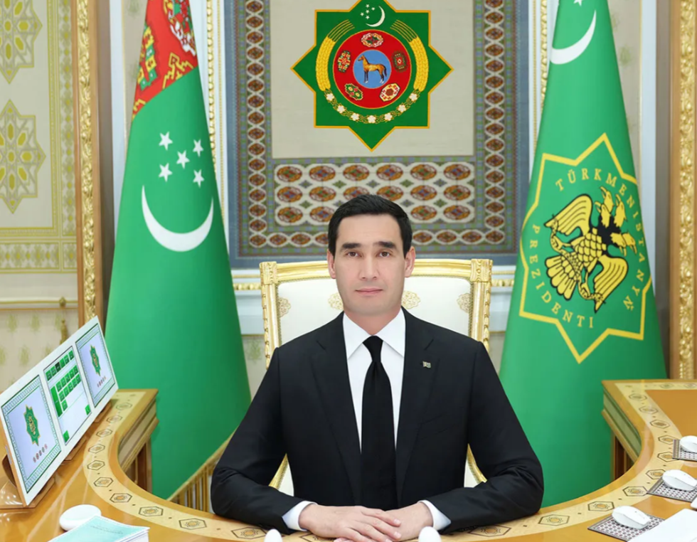 С. Бердымухамедов поздравил нефтяников, газовиков и геологов Туркменистана