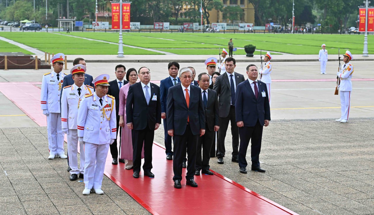 Президент Республики Казахстан прибыл с официальным визитом в Социалистическую Республику Вьетнам 