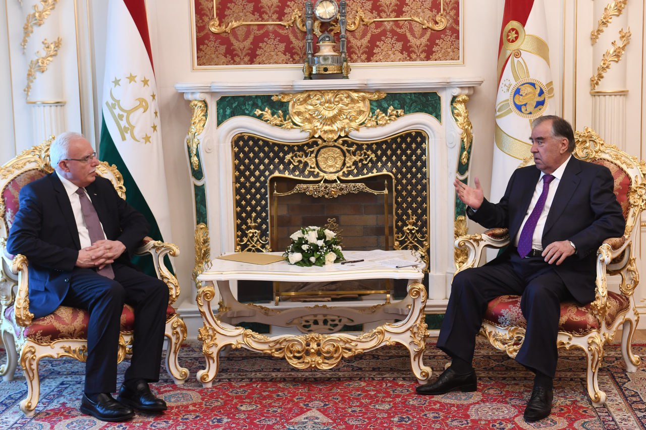 Президент Республики Таджикистан Э. Рахмон принял Министра иностранных дел Государства Палестины Рияз Ал-Малики