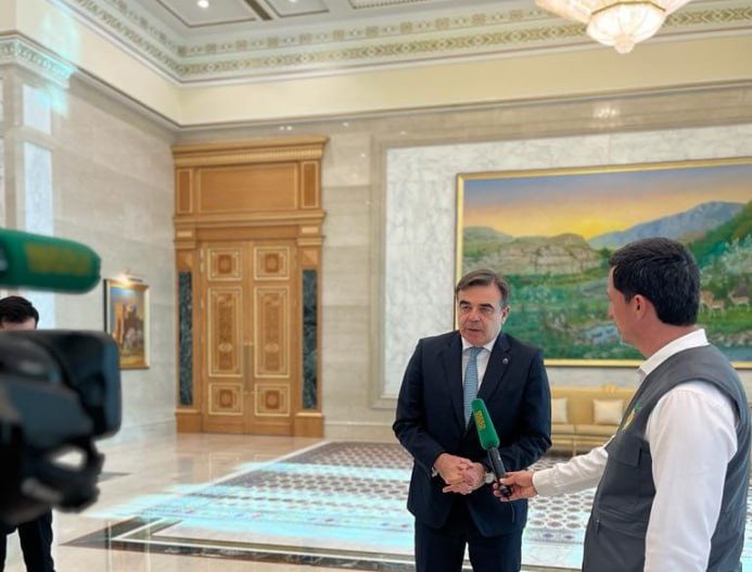 Сердар Бердымухамедов принял вице-президента Европейской комиссии Маргаритиса Схинаса