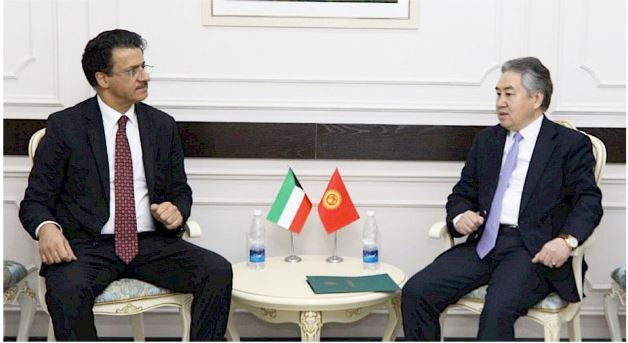 Quvayt elchisi Qirg‘iz Respublikasi tashqi ishlar vaziriga ishonch yorlig‘i nusxasini topshirdi