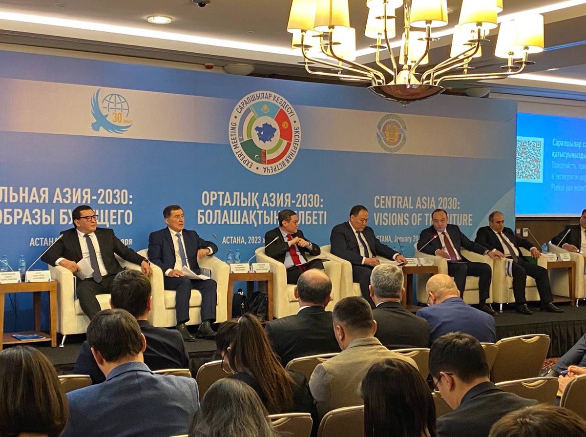Директор Международного института Центральной Азии Владимир Норов выступил на экспертной встрече: «Центральная Азия – 2030: образы будущего».