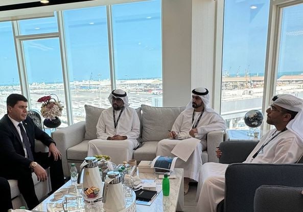 Таджикистан и Абу-Даби обсудили вопрос о создании логистико-транзитного и экспортного центра товаров