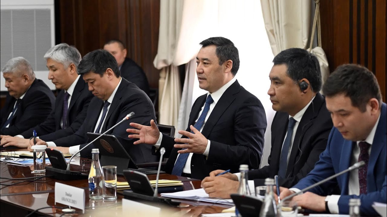 С. Жапаров принял исполнительного директора Всемирного банка Д. Фавра