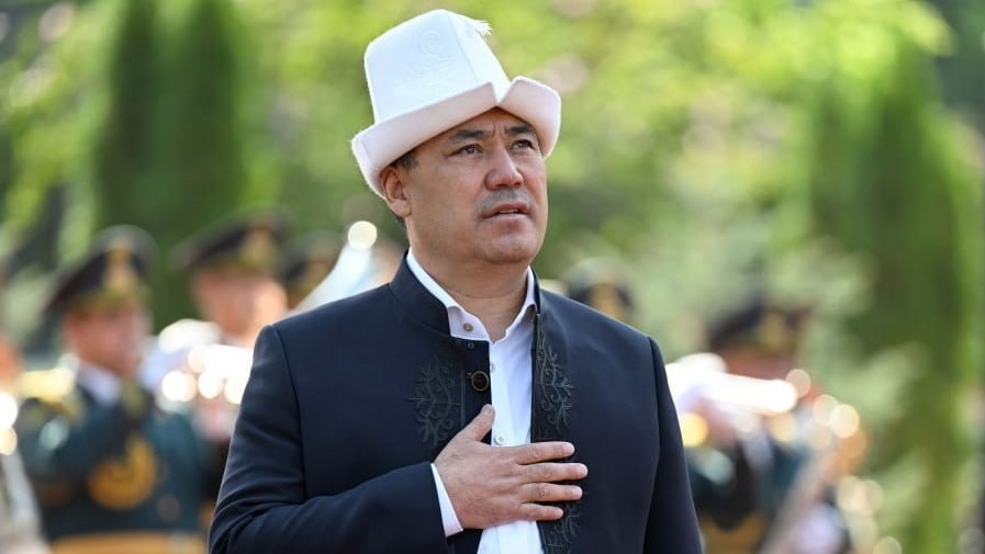 Садыр Жапаров поздравил кыргызстанцев с Днём ак калпака