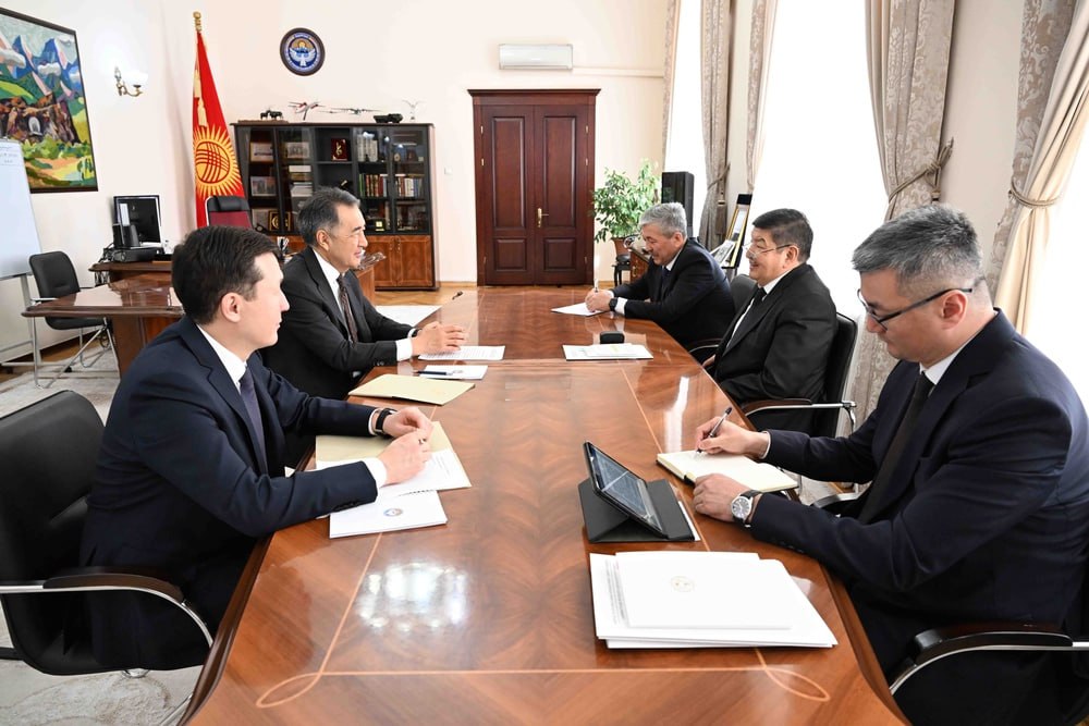 Акылбек Жапаров встретился с председателем Коллегии ЕЭК Бакытжаном Сагинтаевым