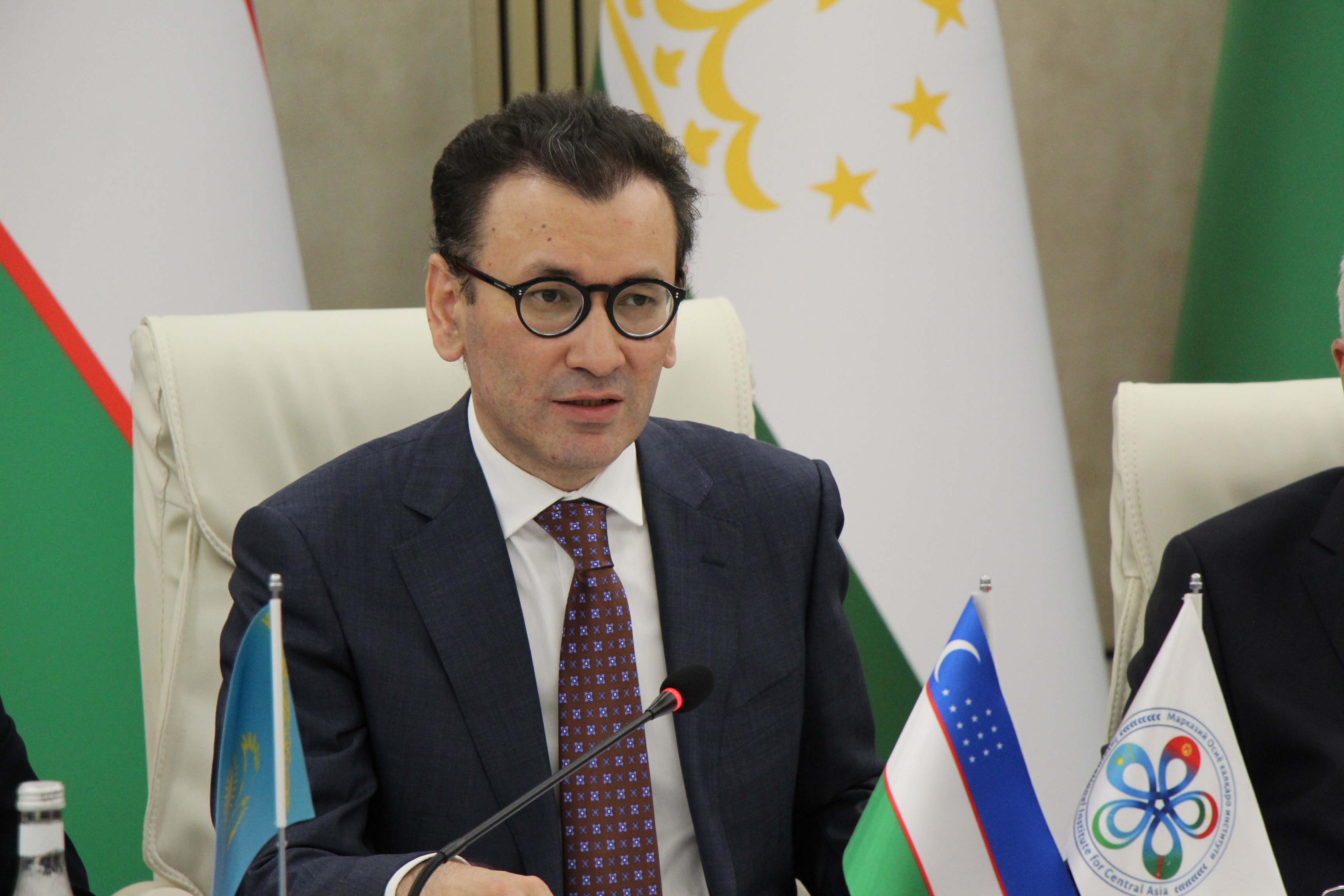 Выступление директора МИЦА Жавлона Вахабова на «круглом столе»: «Международный год мира и доверия: Вклад Туркменистана в глобальное и региональное сотрудничество»