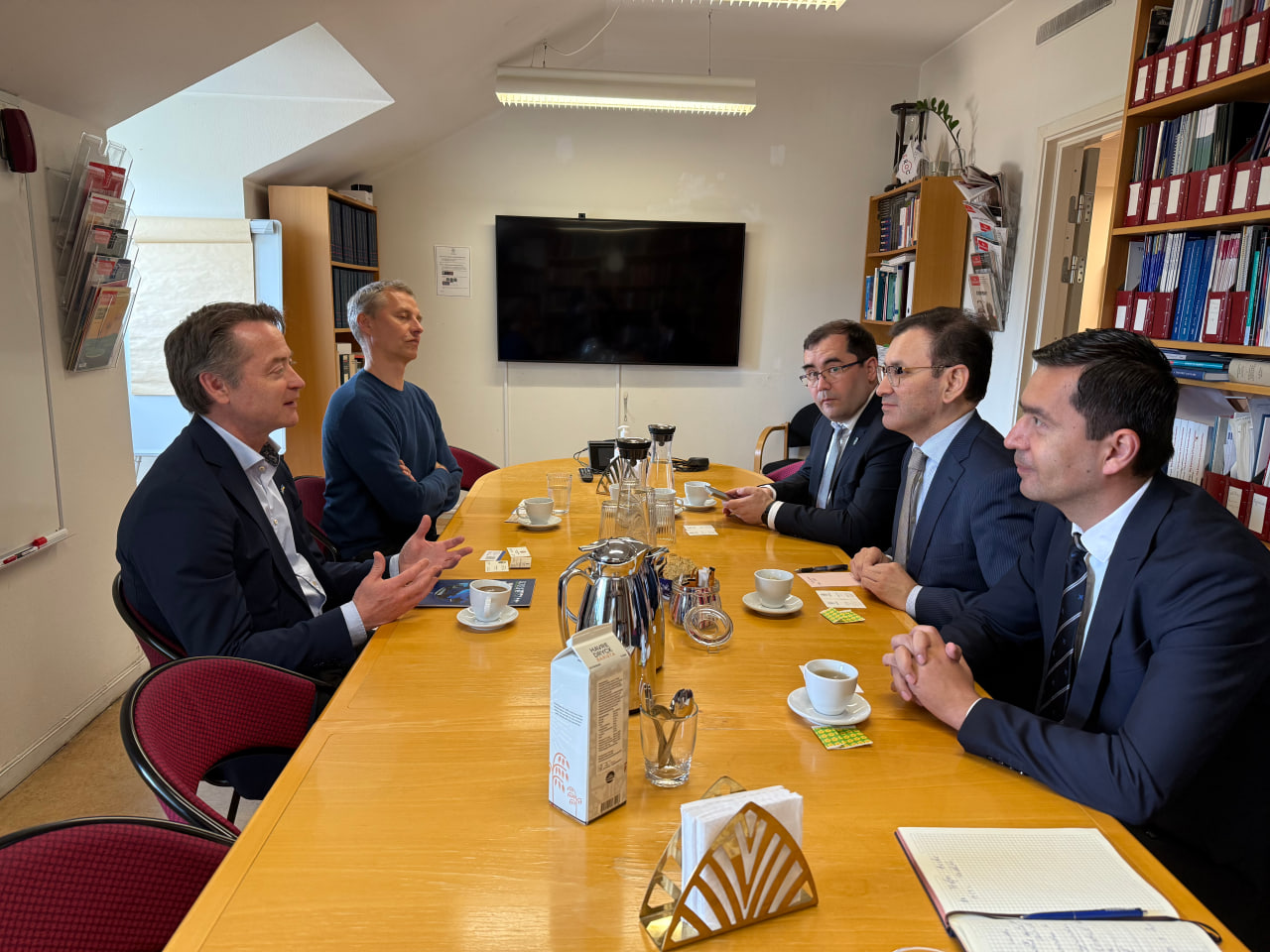 Встреча делегации Узбекистана с руководителем Стокгольмского института переходной экономики (Швеция)