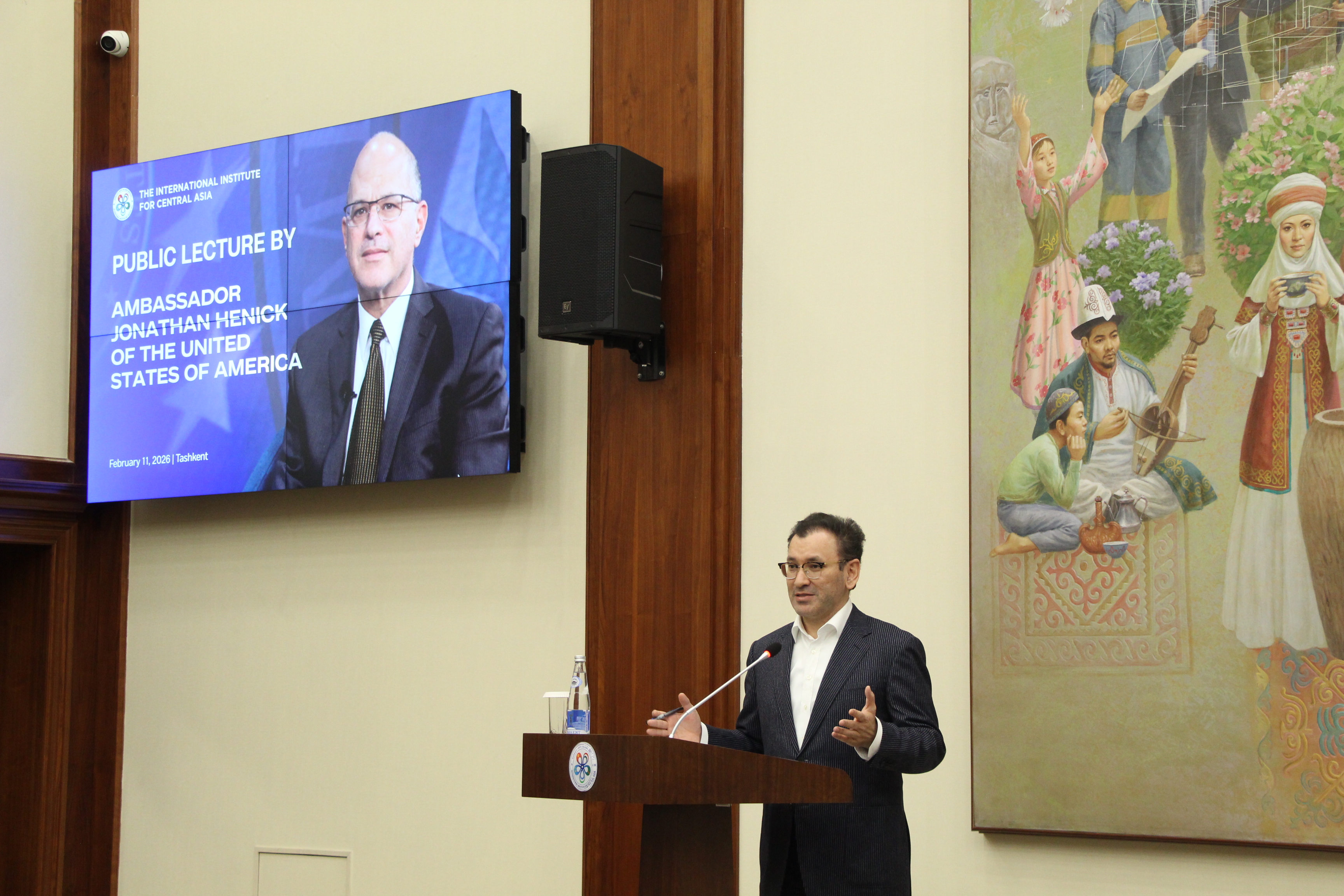 Вступительное слово директора МИЦА Жавлона Вахабова на лекции Посла США 