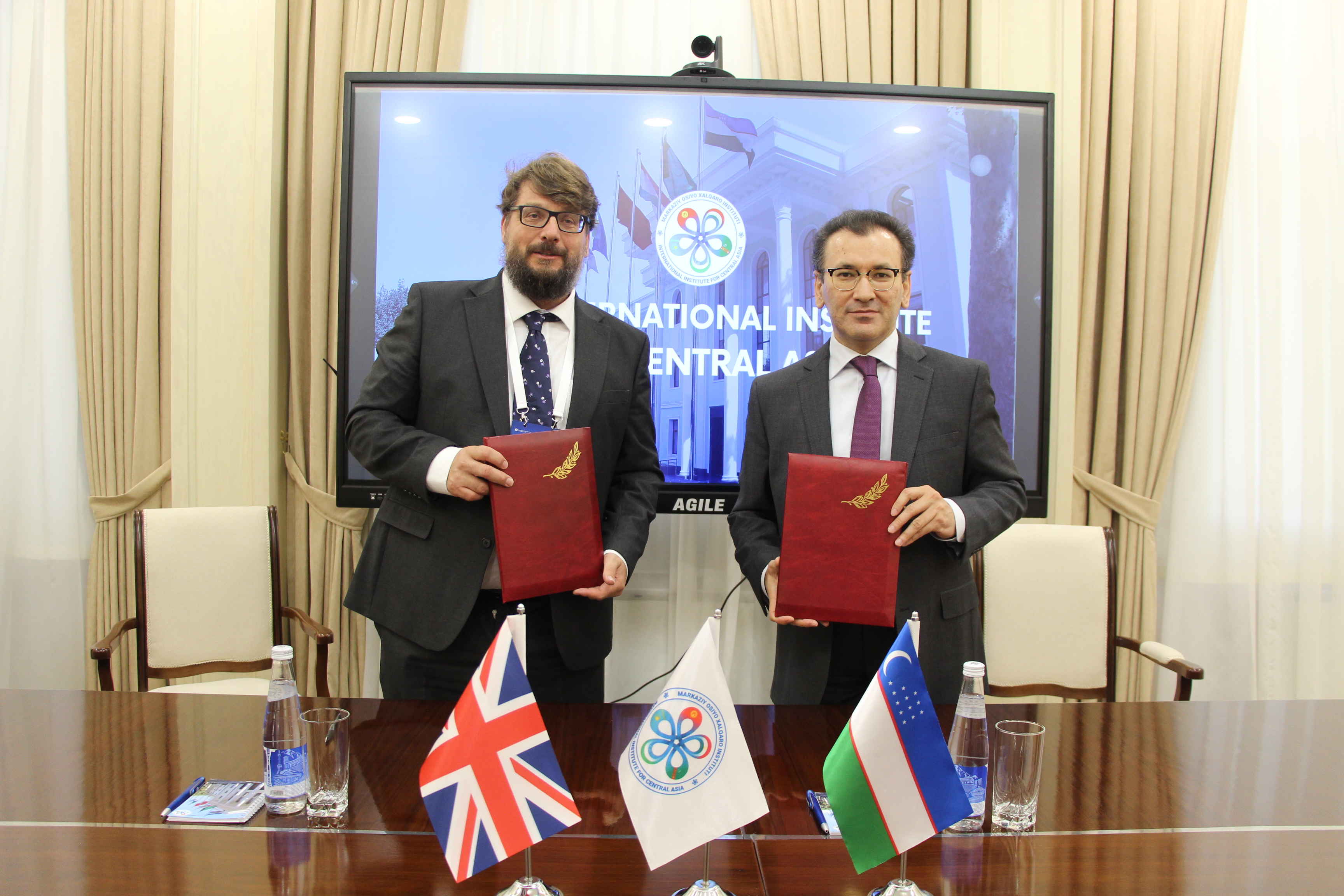 IICA and the University of Sussex establish an institutional partnership